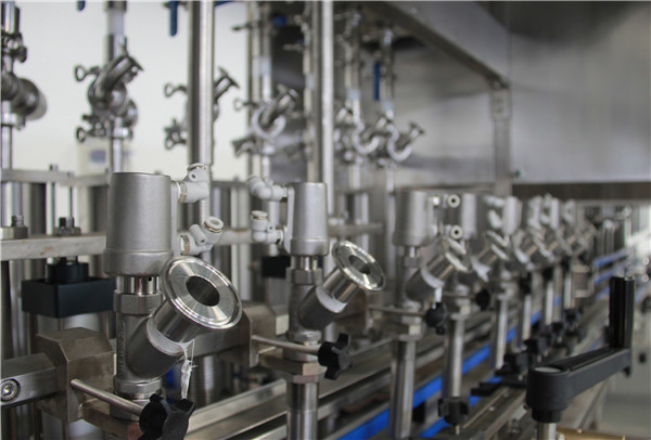 Augstas veiktspējas pārtikas pudeļu eļļas iepildīšanas mašīna