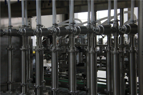 Augstas ietilpības capsicum mērces lineārā šķidruma pildīšanas mašīna